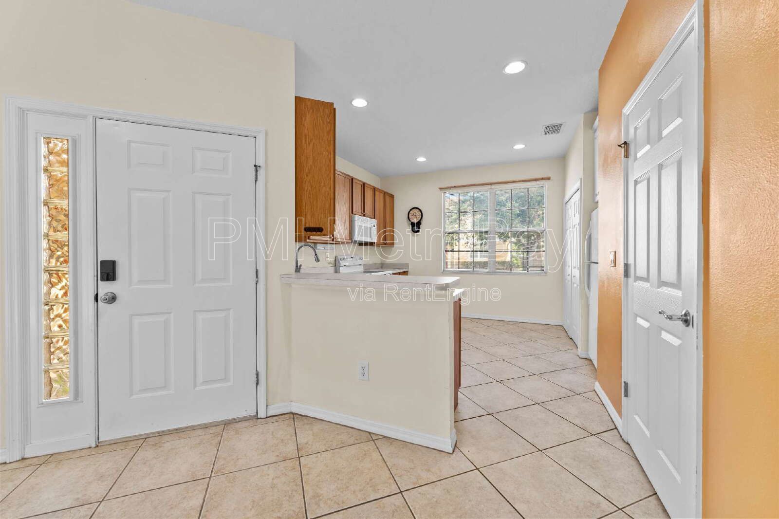 3-Bedroom Home with 2.5 Baths in Tampa's Heart - Spacious 1464 Sq Ft Gem!