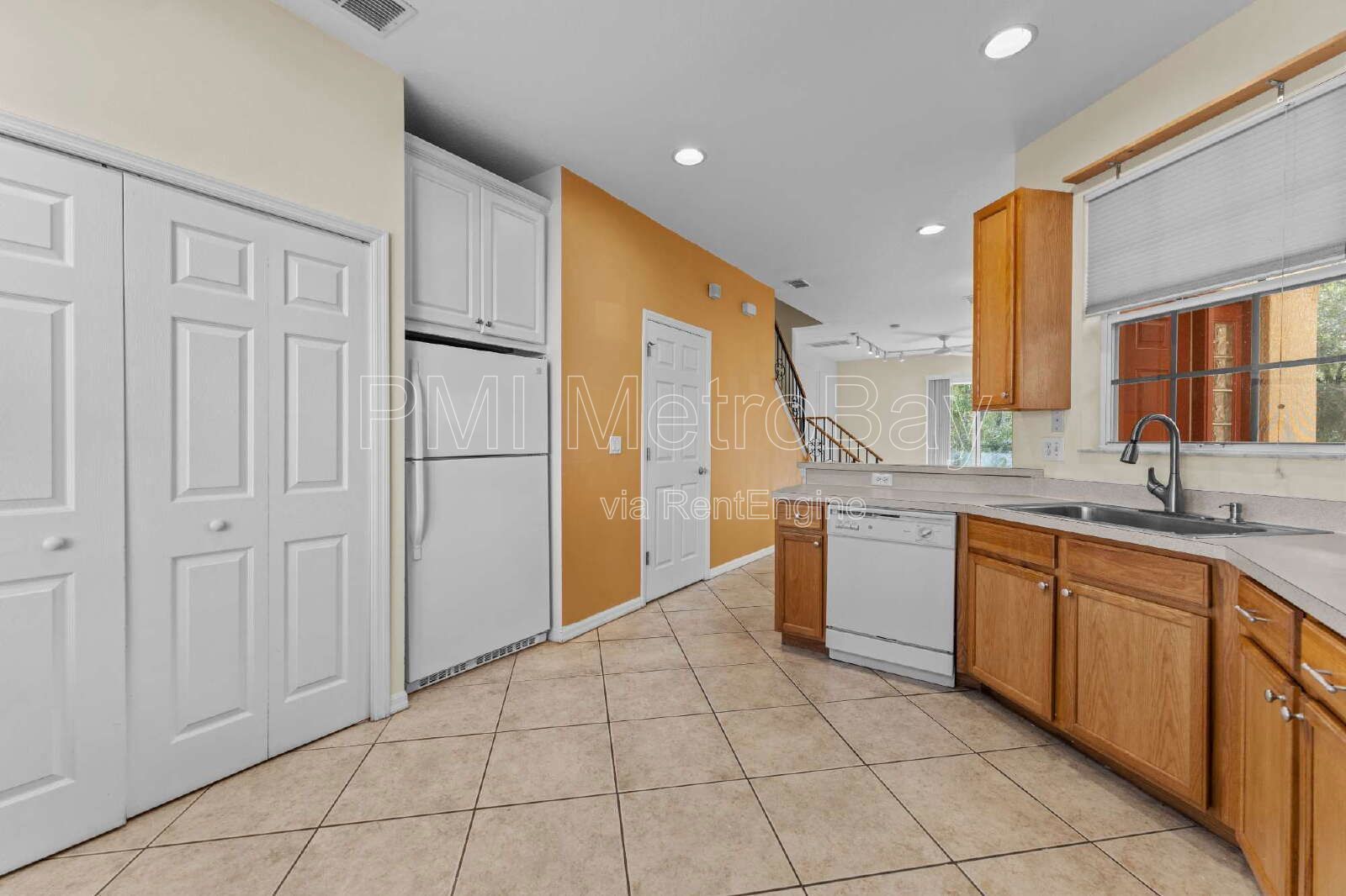 3-Bedroom Home with 2.5 Baths in Tampa's Heart - Spacious 1464 Sq Ft Gem!