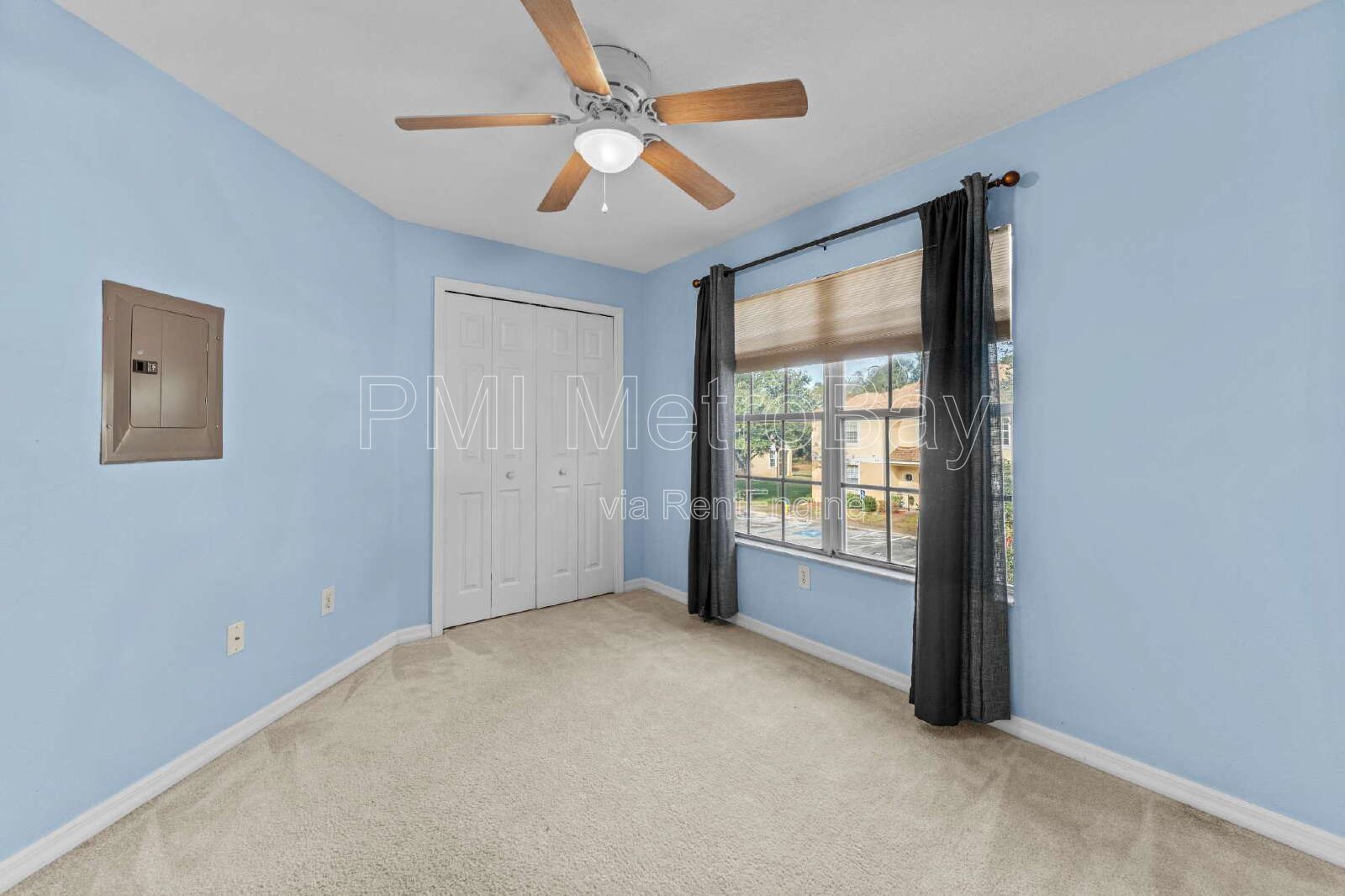 3-Bedroom Home with 2.5 Baths in Tampa's Heart - Spacious 1464 Sq Ft Gem!