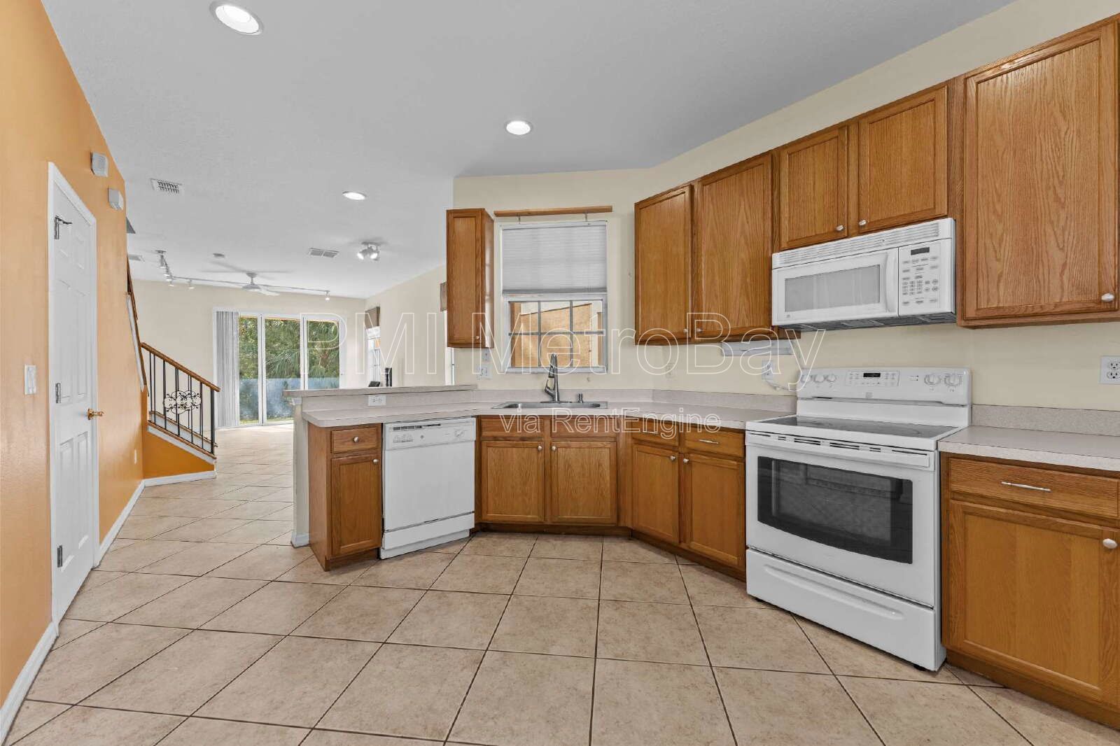 3-Bedroom Home with 2.5 Baths in Tampa's Heart - Spacious 1464 Sq Ft Gem!