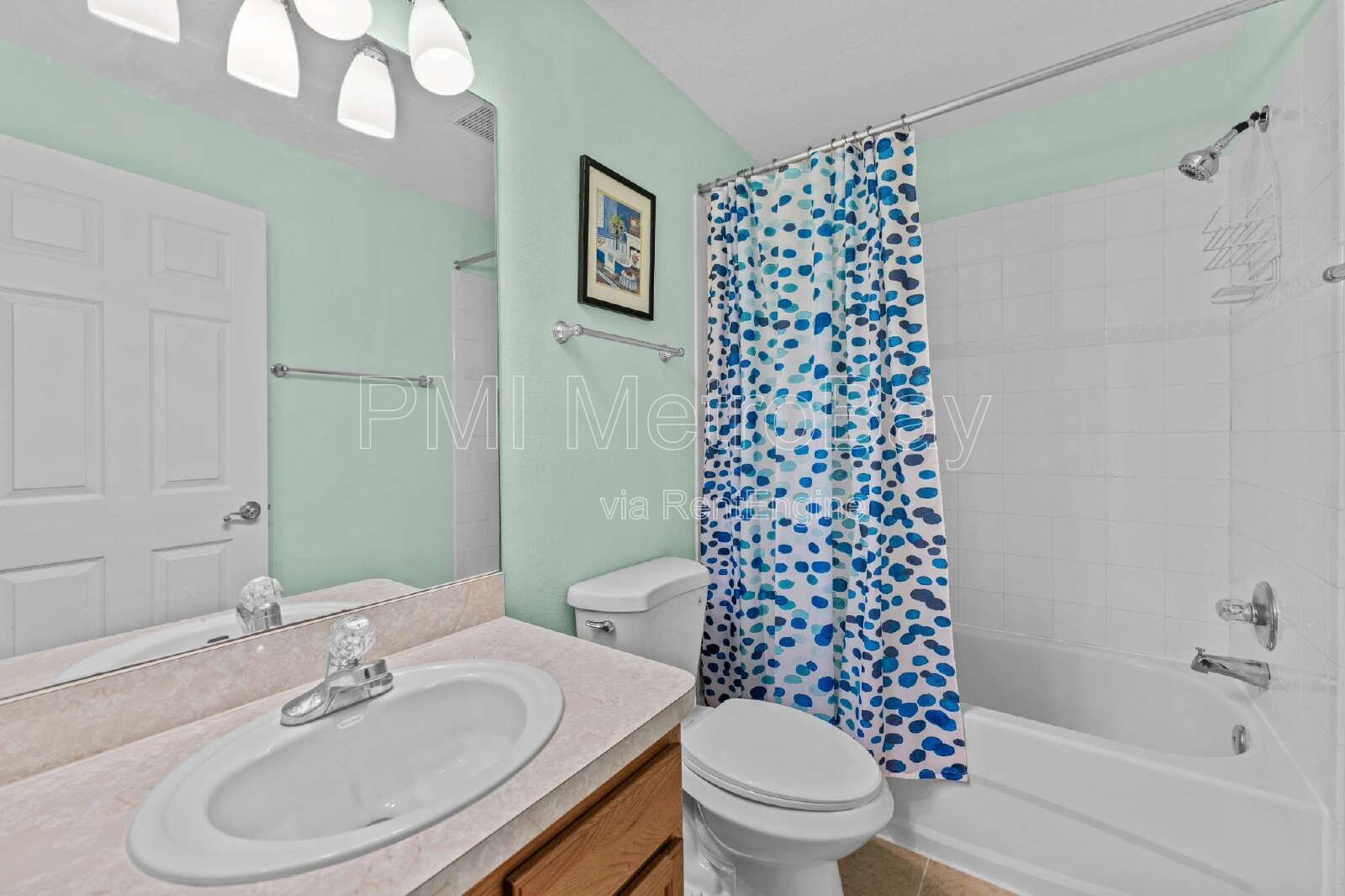 3-Bedroom Home with 2.5 Baths in Tampa's Heart - Spacious 1464 Sq Ft Gem!