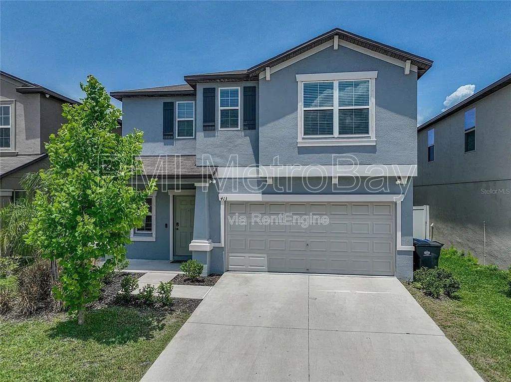 Spacious 6-Bedroom Home with Modern Kitchen, Fenced Yard, and Community Pool Near Tampa Bay property image