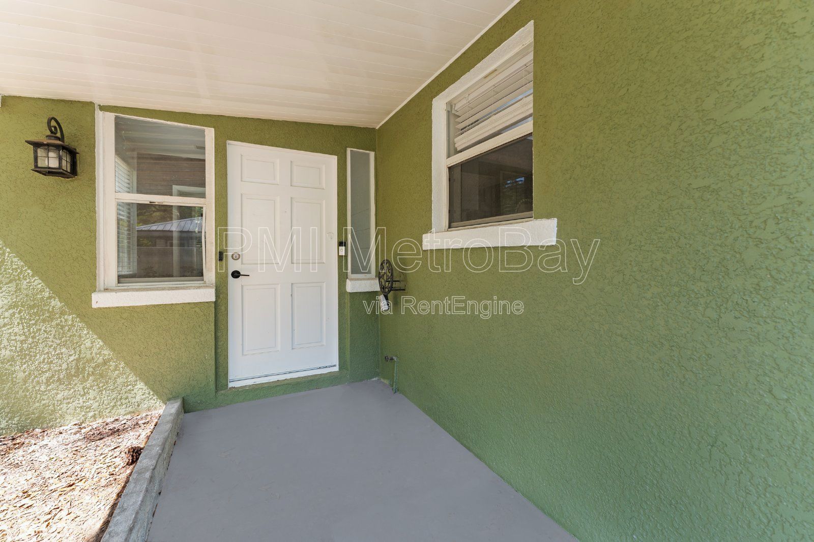 A getaway, minutes from the Beach
Possible $0 to move in with security bond option!! property image