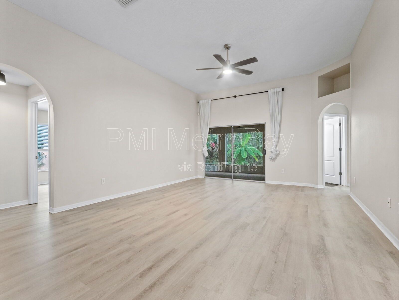 Meadow Pointe 3/2 — Close to Wiregrass, Outlets, Publix, Dining, Gyms property image