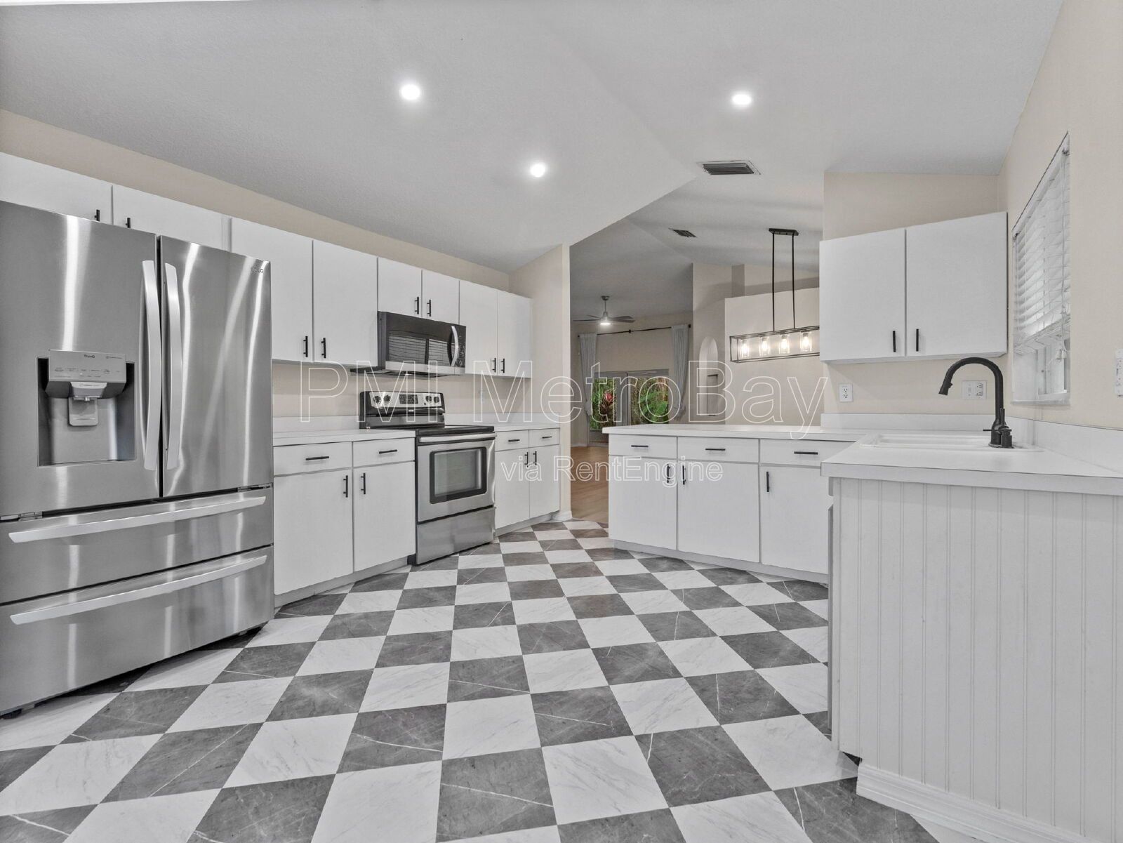 Meadow Pointe 3/2 — Close to Wiregrass, Outlets, Publix, Dining, Gyms property image