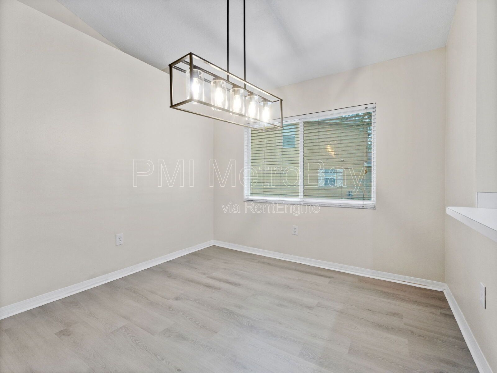 Meadow Pointe 3/2 — Close to Wiregrass, Outlets, Publix, Dining, Gyms property image