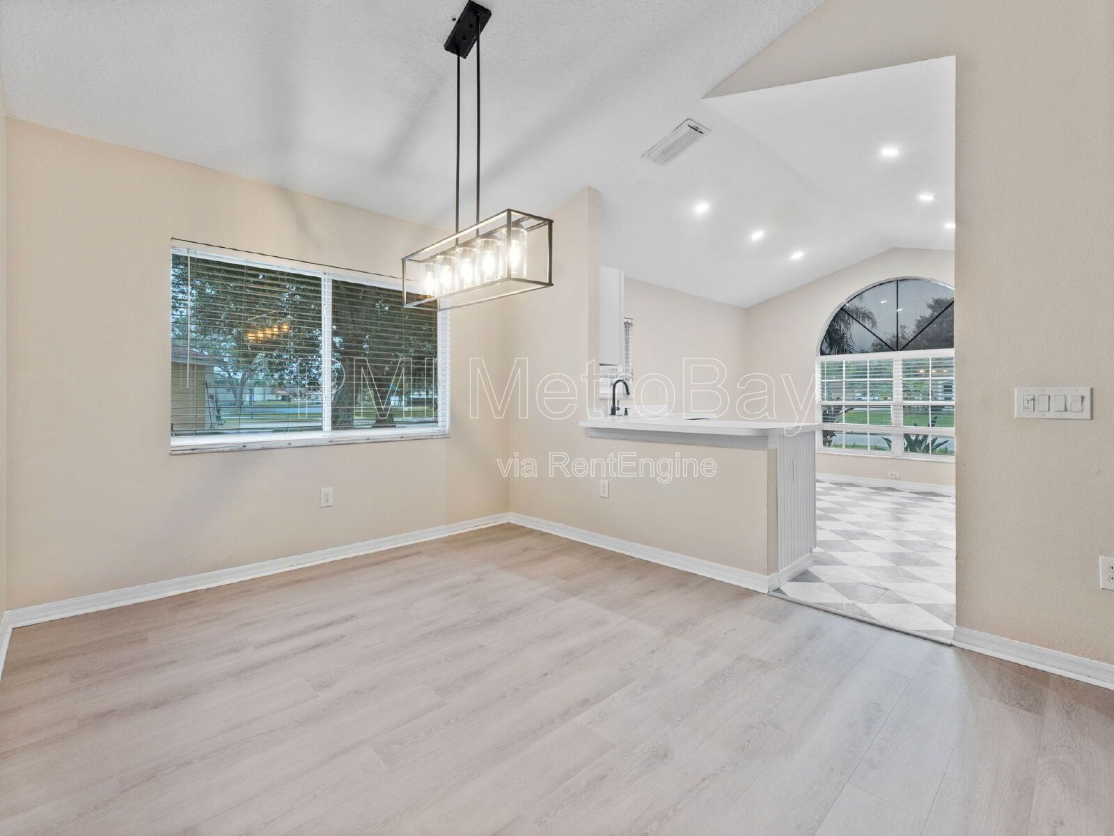 Meadow Pointe 3/2 — Close to Wiregrass, Outlets, Publix, Dining, Gyms property image