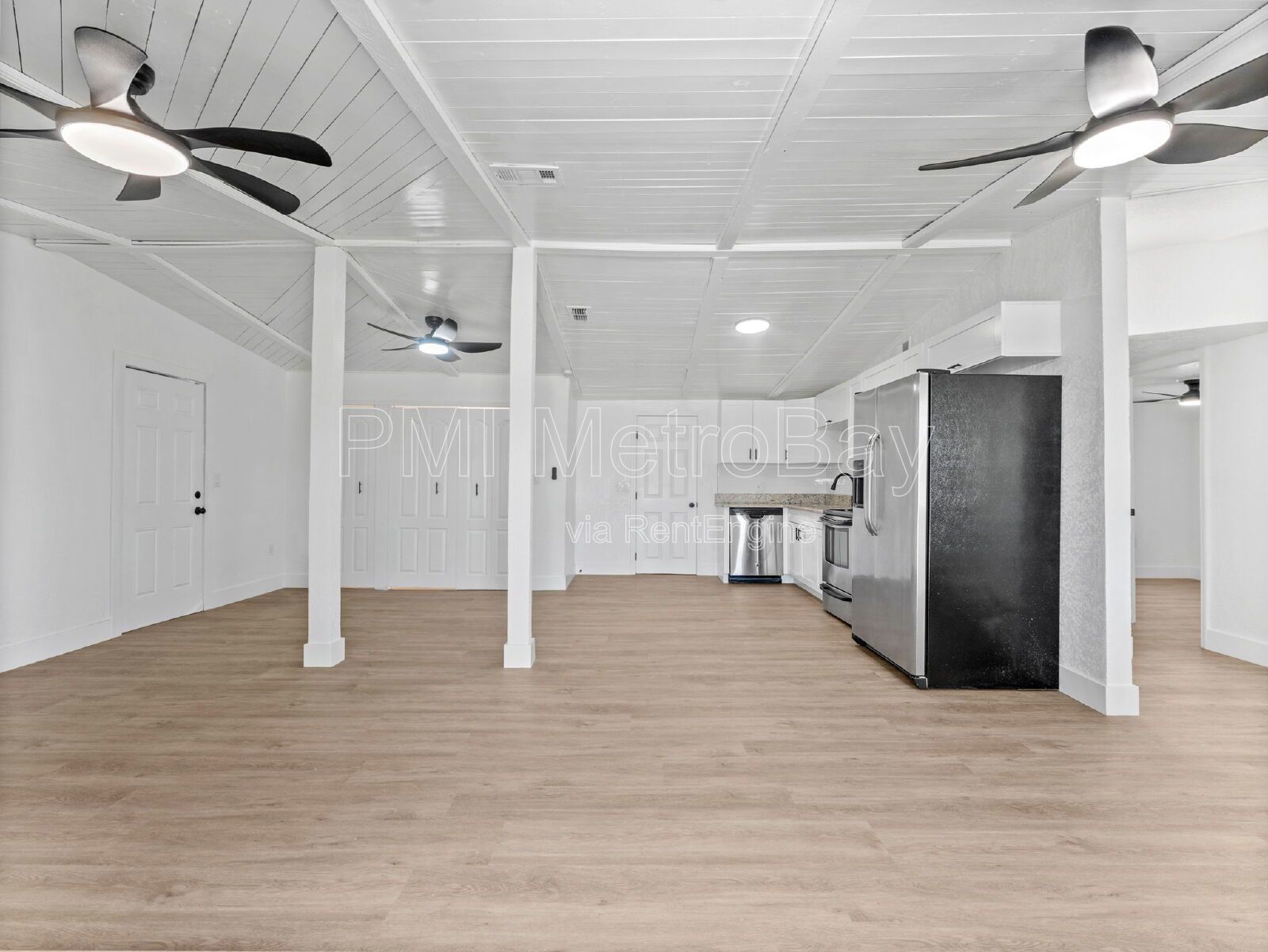 3-Bed/2-Bath with Granite Countertops, Fenced Yard & Close to Gulf Coast Beaches – in New Port Richey! property image