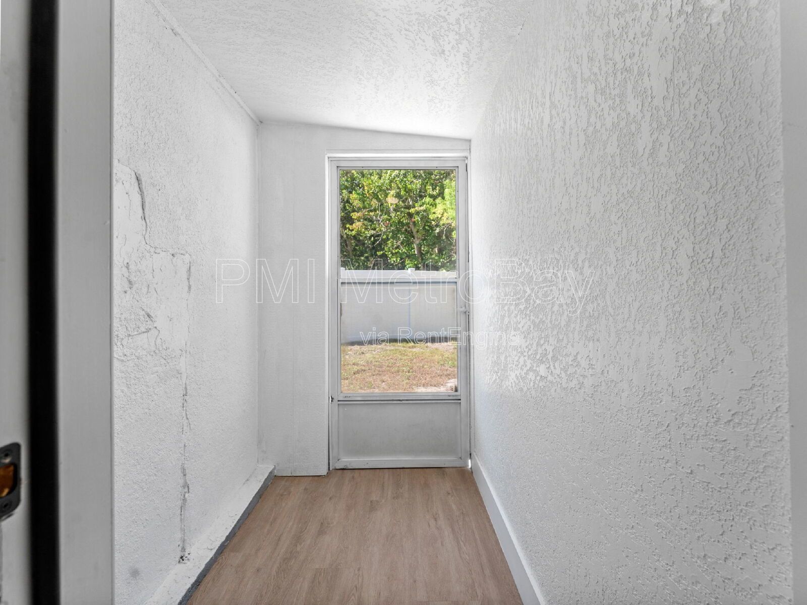 3-Bed/2-Bath with Granite Countertops, Fenced Yard & Close to Gulf Coast Beaches – in New Port Richey! property image