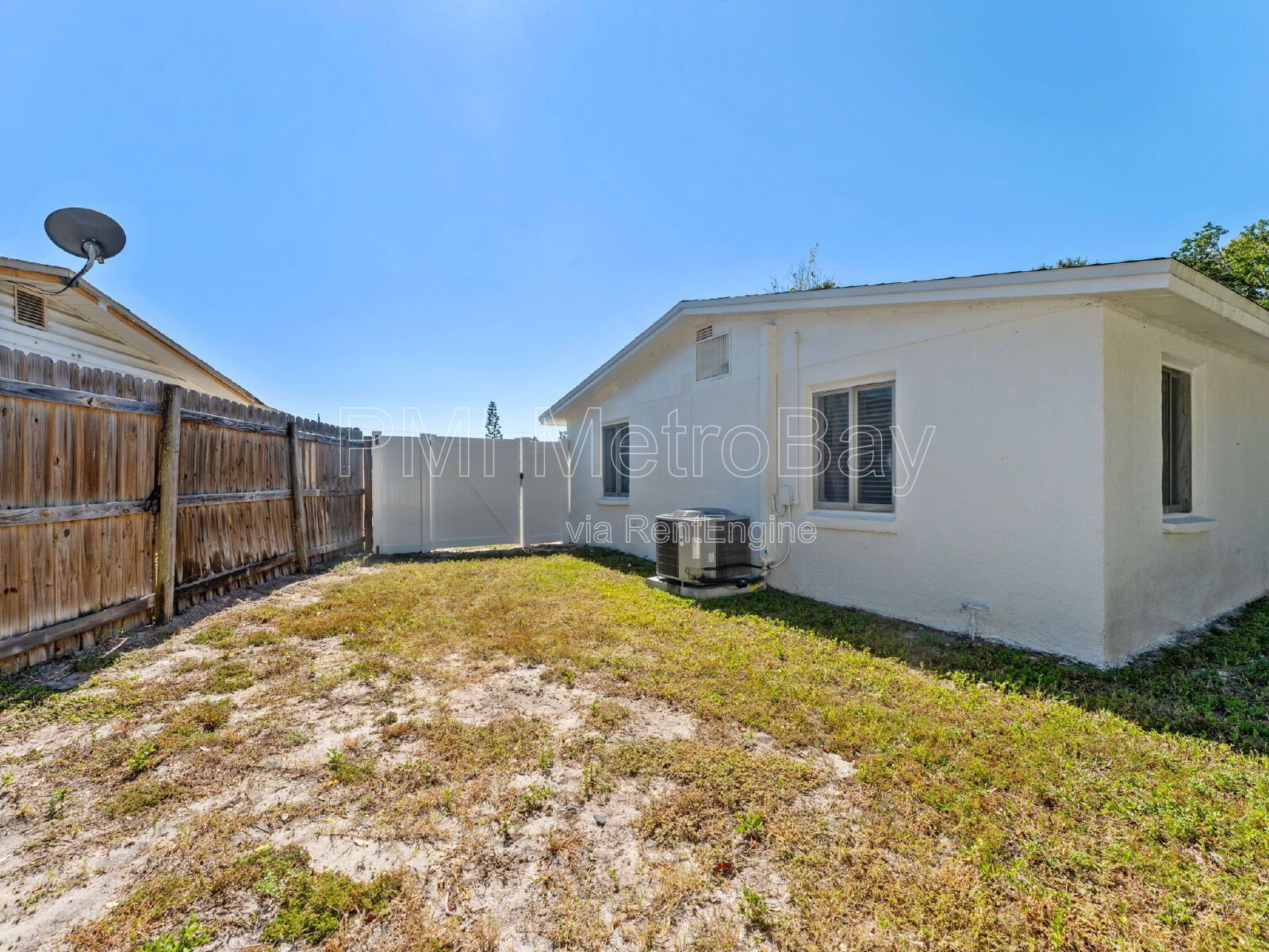 3-Bed/2-Bath with Granite Countertops, Fenced Yard & Close to Gulf Coast Beaches – in New Port Richey! property image