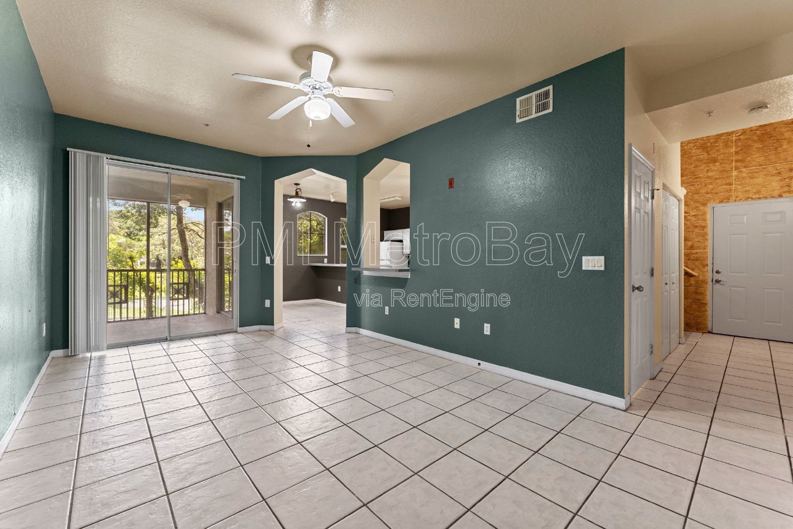 $100 off first 3 months rent!!! 2 Bed 2.5 Bath Condo across from USF Campus!! property image