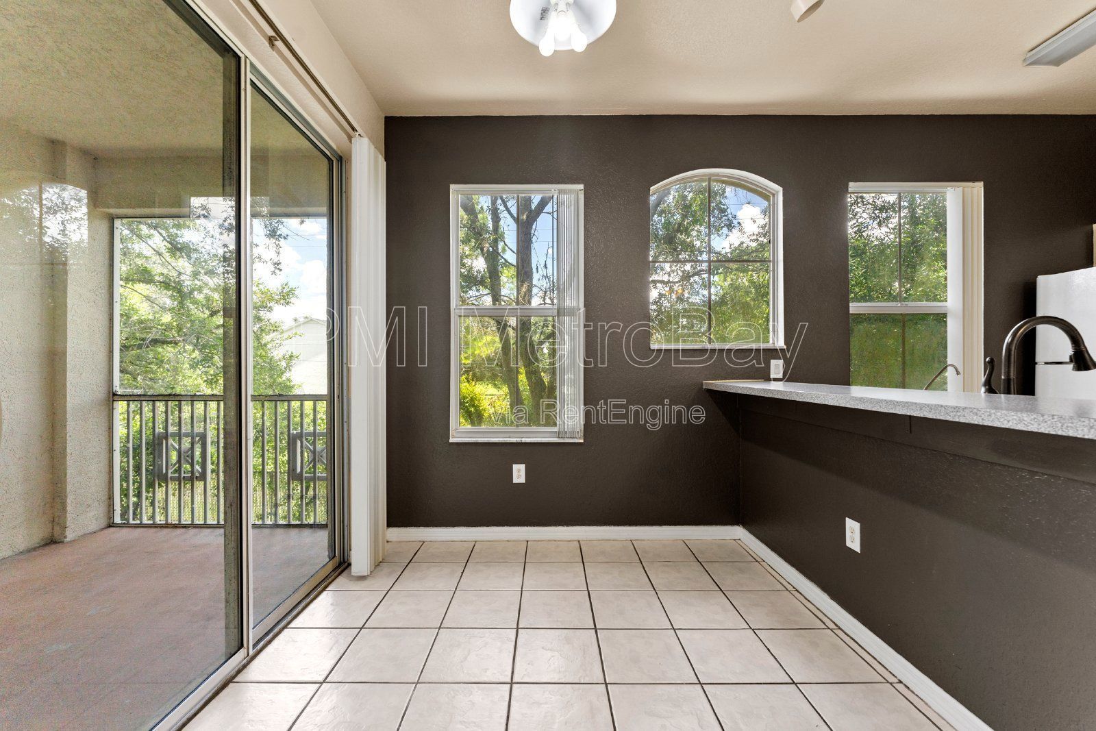 $100 off first 3 months rent!!! 2 Bed 2.5 Bath Condo across from USF Campus!! property image