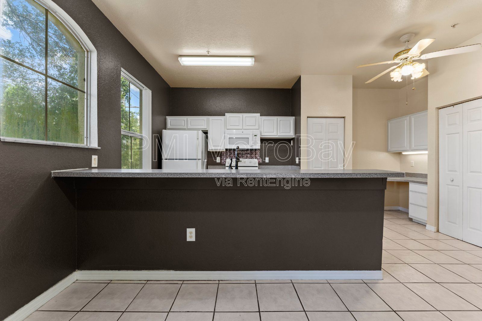 $100 off first 3 months rent!!! 2 Bed 2.5 Bath Condo across from USF Campus!! property image