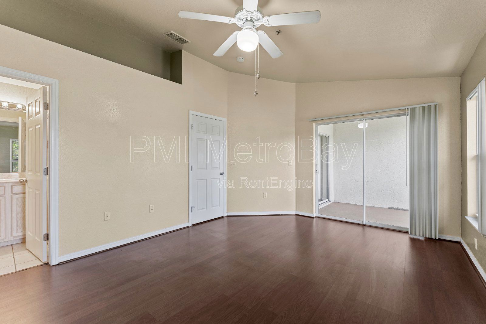 $100 off first 3 months rent!!! 2 Bed 2.5 Bath Condo across from USF Campus!! property image