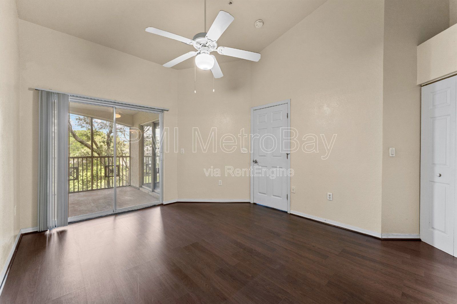 $100 off first 3 months rent!!! 2 Bed 2.5 Bath Condo across from USF Campus!! property image