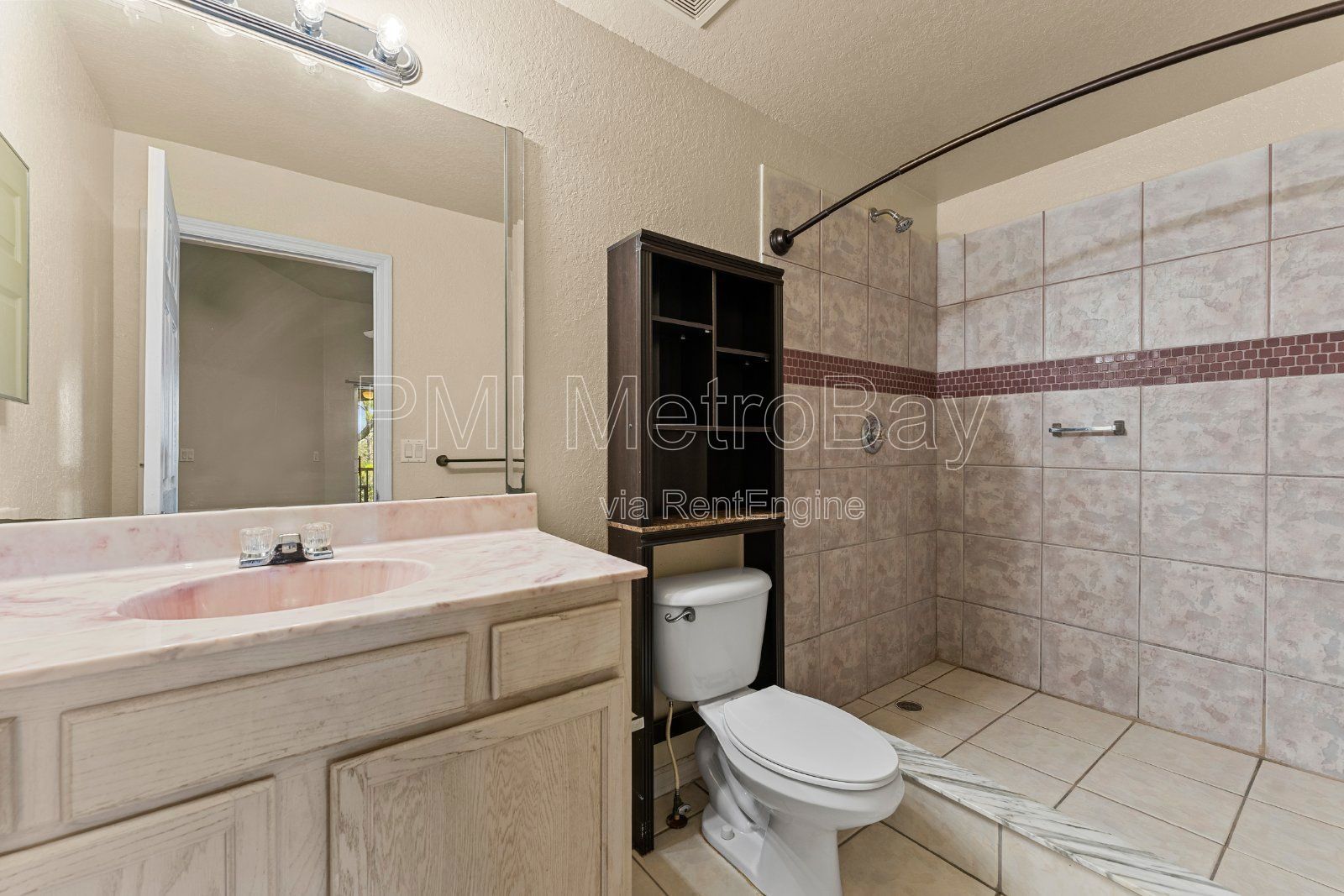 $100 off first 3 months rent!!! 2 Bed 2.5 Bath Condo across from USF Campus!! property image