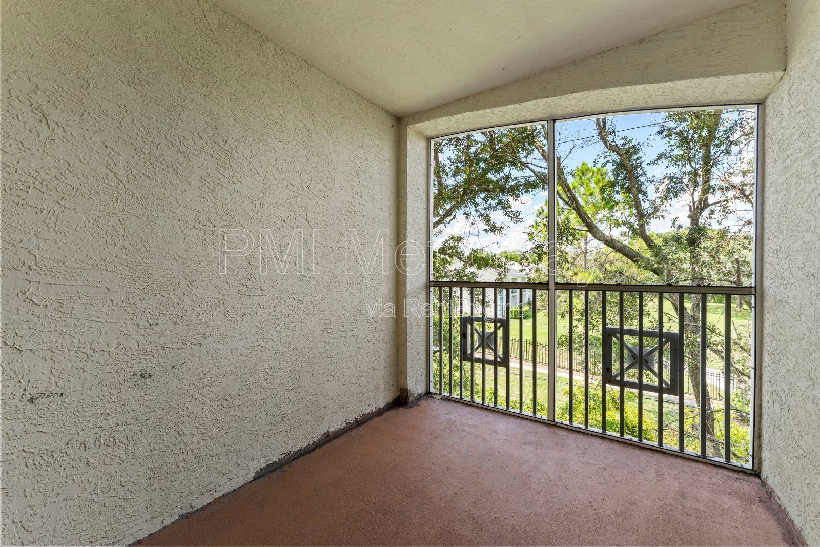 $100 off first 3 months rent!!! 2 Bed 2.5 Bath Condo across from USF Campus!! property image