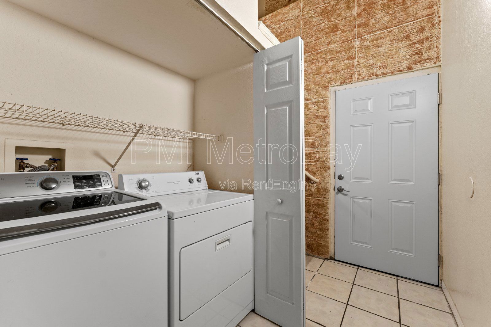 $100 off first 3 months rent!!! 2 Bed 2.5 Bath Condo across from USF Campus!! property image