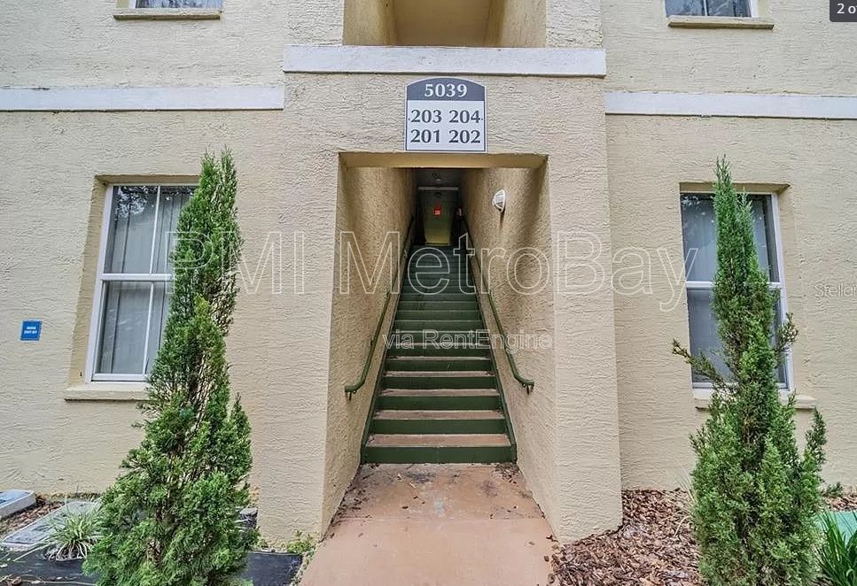$100 off first 3 months rent!!! 2 Bed 2.5 Bath Condo across from USF Campus!! property image