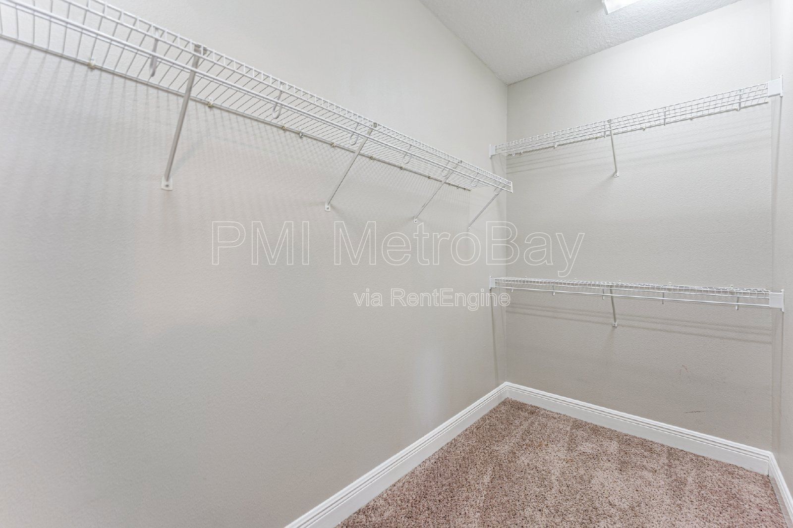 Granite Countertops, Stainless Steel Appliances, and more in Tampa Palms Townhome! property image