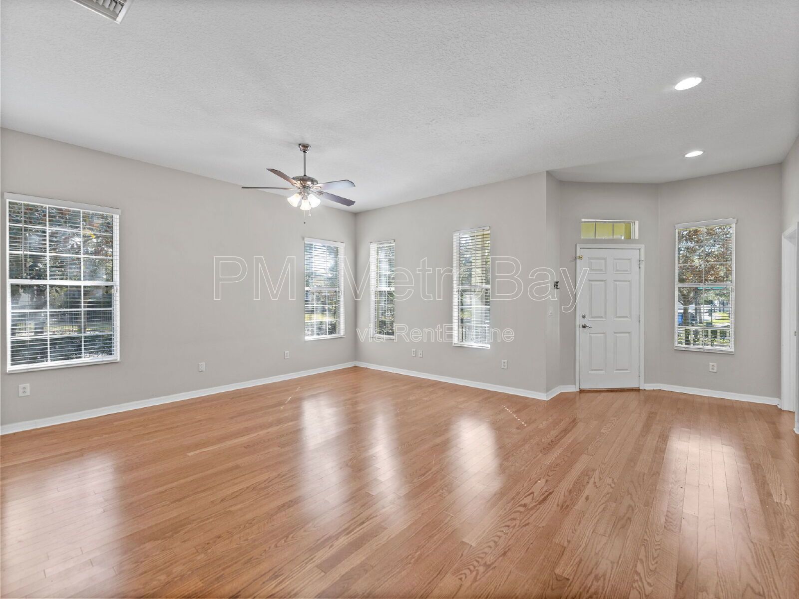 Large 3/2.5 Winthrop Townhome with Garage, Office, and Walkable Location property image