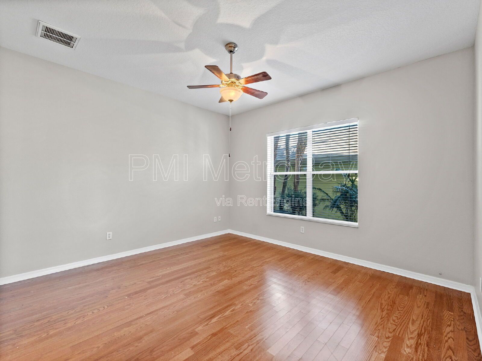 Large 3/2.5 Winthrop Townhome with Garage, Office, and Walkable Location property image