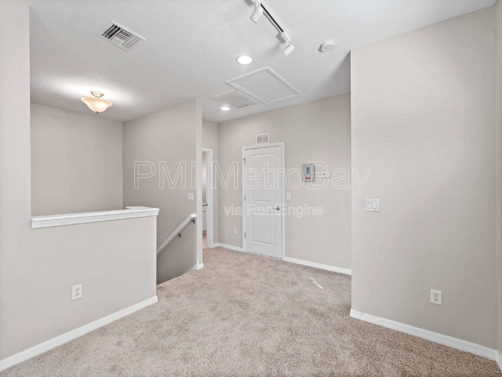 Large 3/2.5 Winthrop Townhome with Garage, Office, and Walkable Location property image