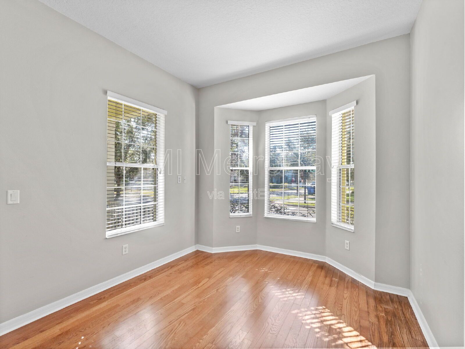 Large 3/2.5 Winthrop Townhome with Garage, Office, and Walkable Location property image