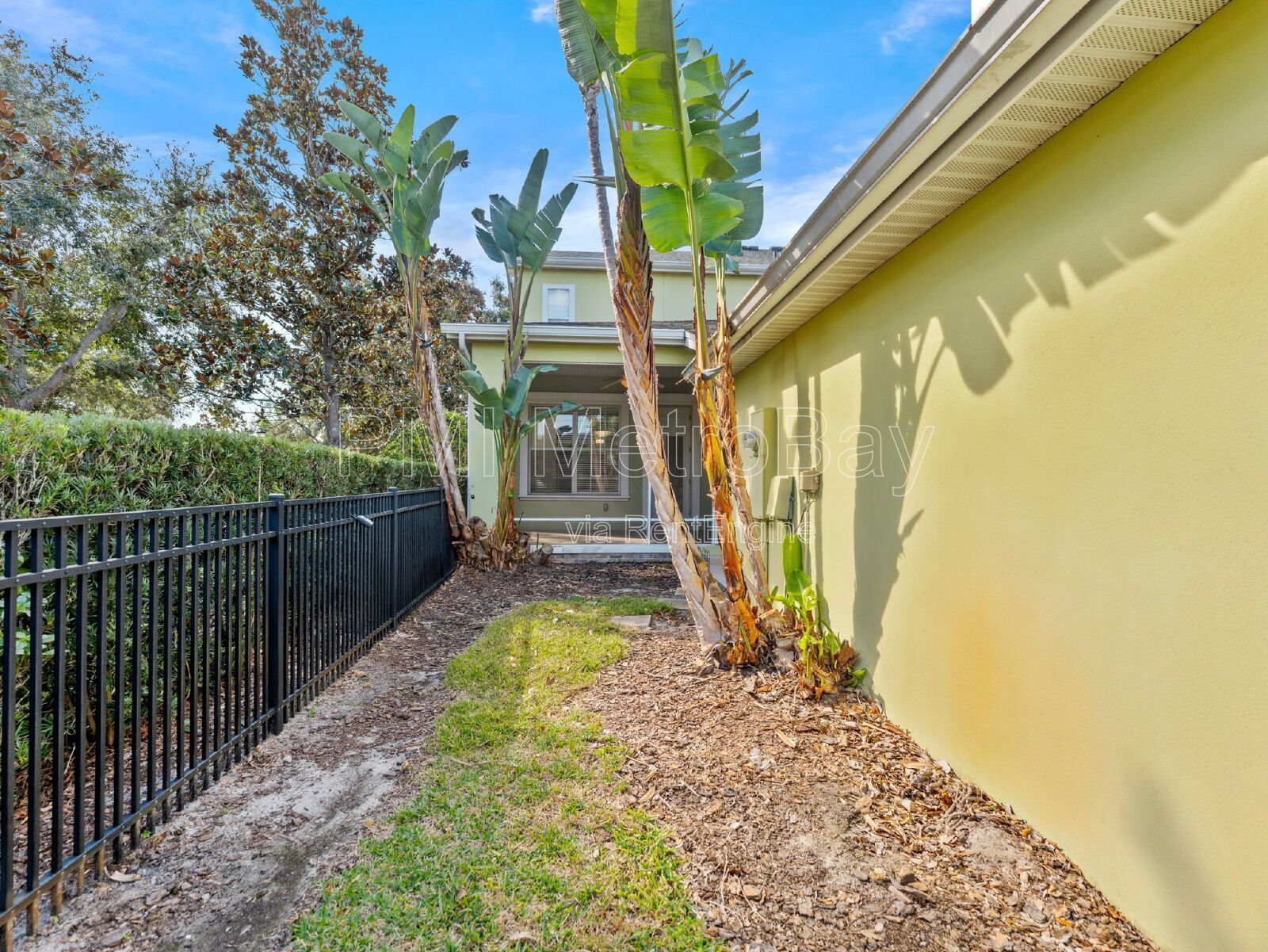 Large 3/2.5 Winthrop Townhome with Garage, Office, and Walkable Location property image