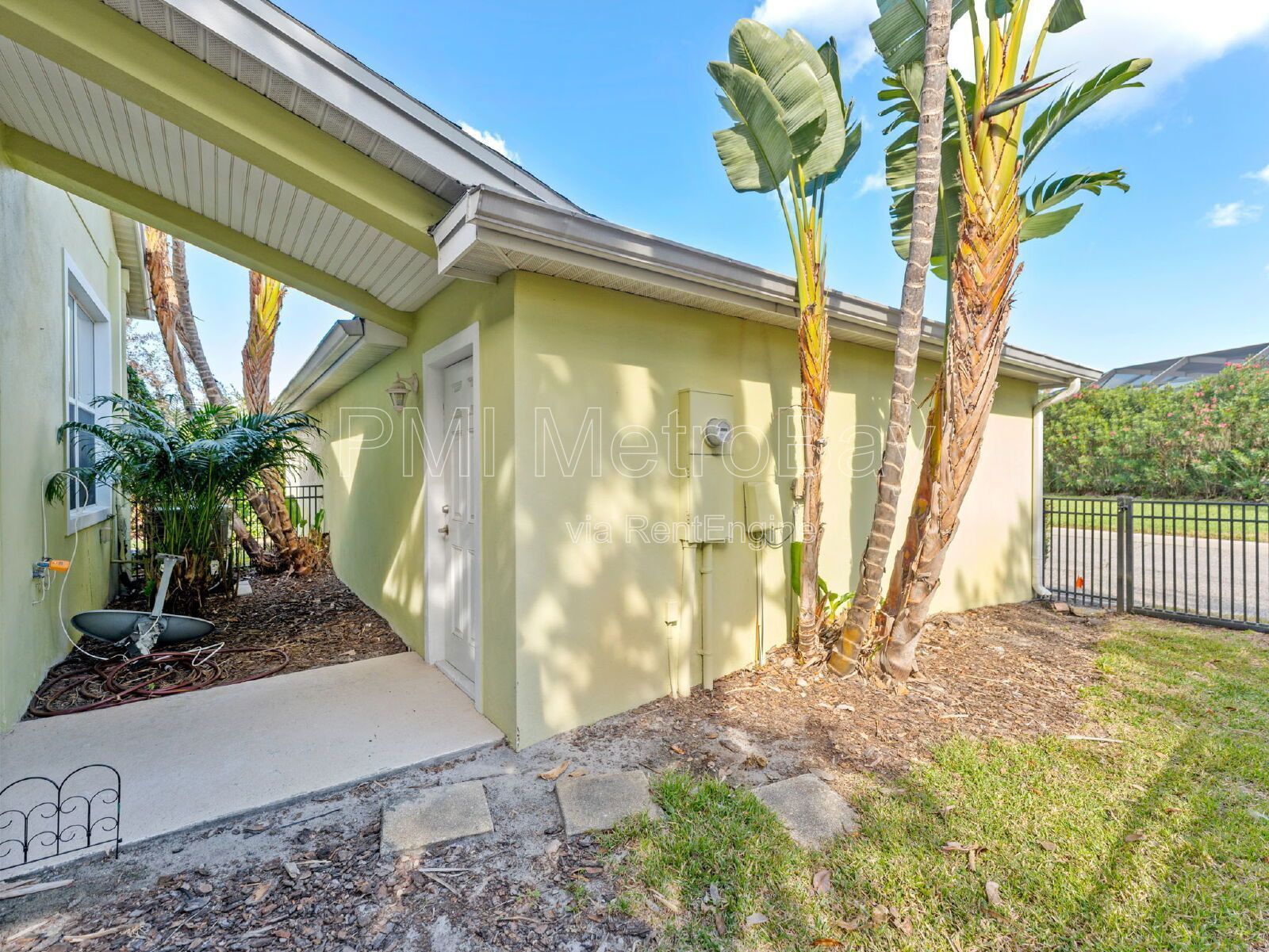 Large 3/2.5 Winthrop Townhome with Garage, Office, and Walkable Location property image